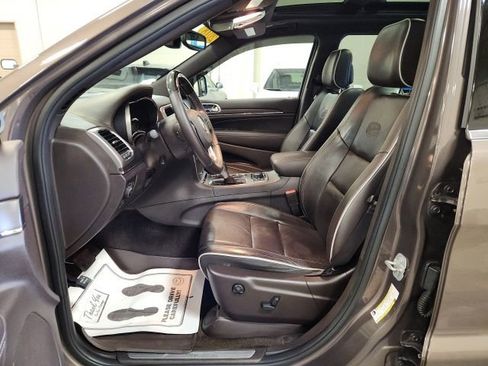 Used 2018 Jeep Grand Cherokee Overland image 12