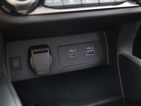 New 2025 Nissan Versa SR w/ Trunk Package image 14