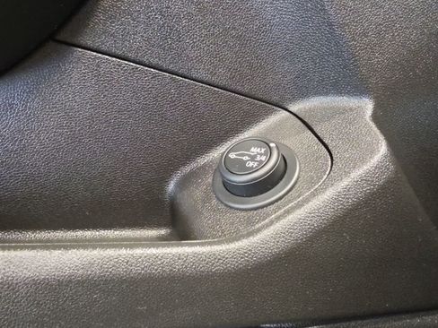 Used 2020 GMC Terrain SLE w/ Driver Convenience Package FWD image 16