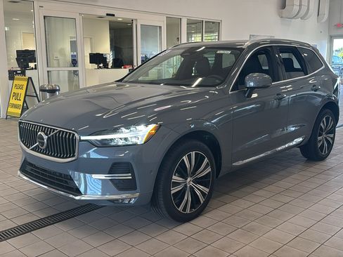 Used 2023 Volvo XC60 B5 Plus w/ Climate Package AWD/4WD image 9