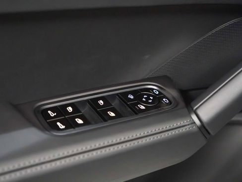 New 2026 Porsche Cayenne S image 23