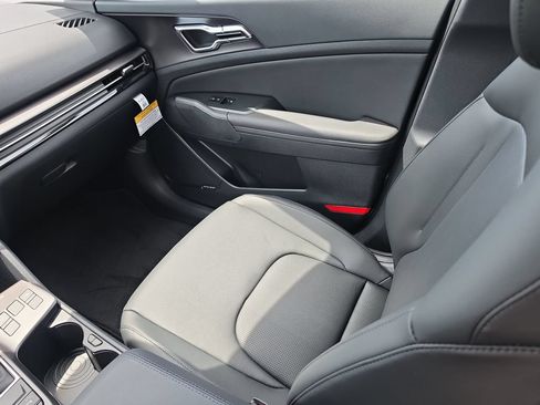 New 2026 Kia Sportage SX FWD image 16