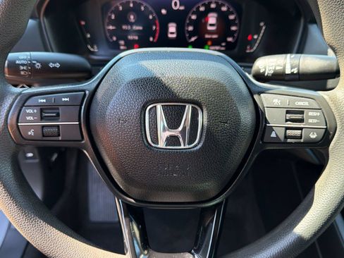 Used 2025 Honda Accord SE image 11