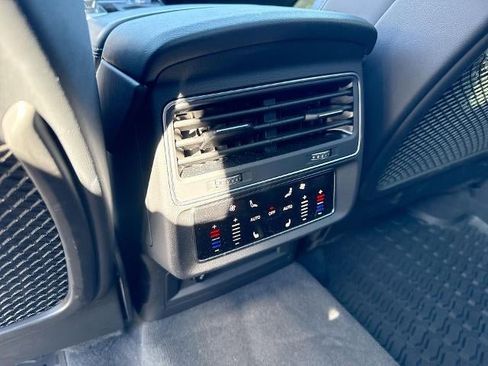 Used 2025 Audi SQ7 Prestige image 22