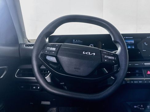 Used 2025 Kia K4 FWD image 18