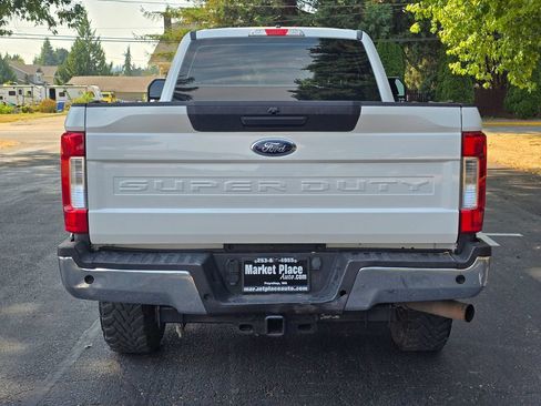 Used 2017 Ford F250 XL w/ Power Equipment Group AWD/4WD image 5