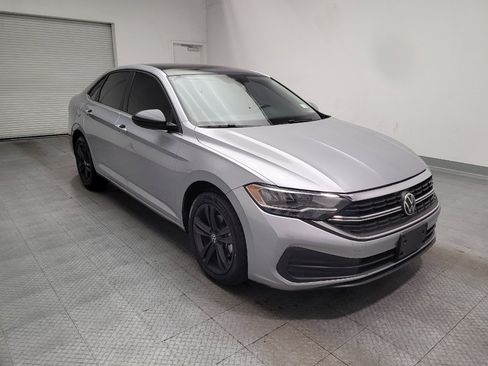 Used 2022 Volkswagen Jetta SE FWD image 13