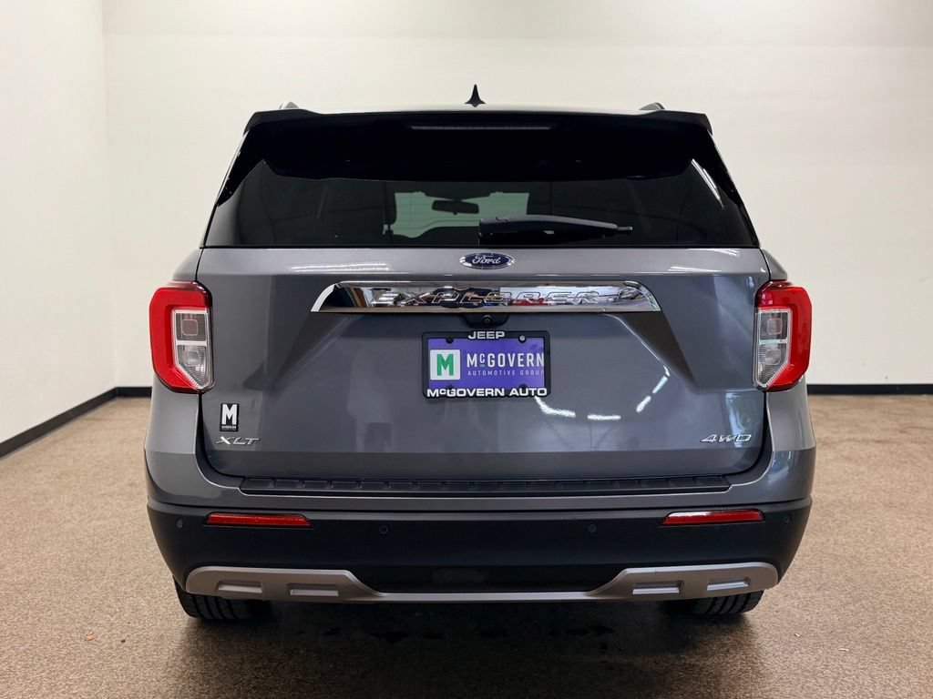 Used 2022 Ford Explorer XLT w/ Equipment Group 202A AWD/4WD image 4