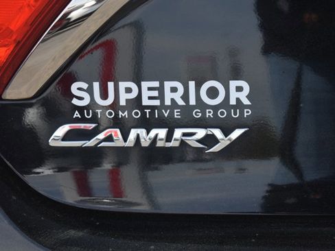 Used 2017 Toyota Camry SE image 7
