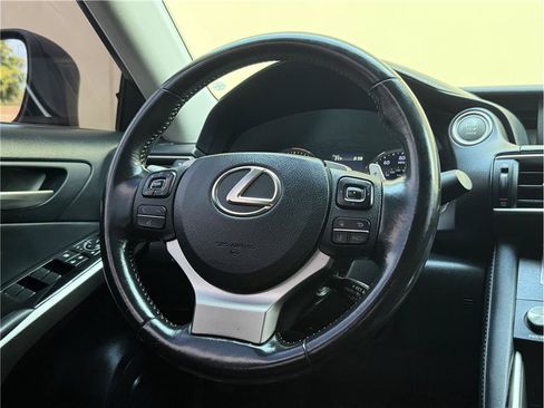 Used 2017 Lexus IS 200t RWD image 9