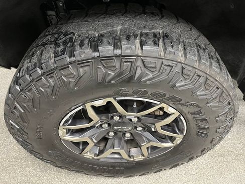 Used 2023 Chevrolet Colorado ZR2 w/ ZR2 Convenience Package III AWD/4WD image 15