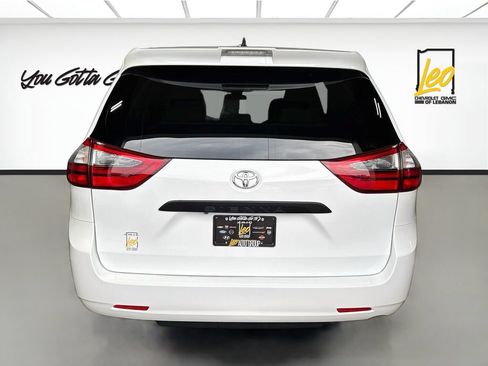Used 2020 Toyota Sienna L FWD image 6