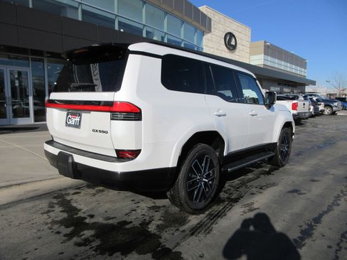 Used 2026 Lexus GX 550 w/ Cold Area Package image 9