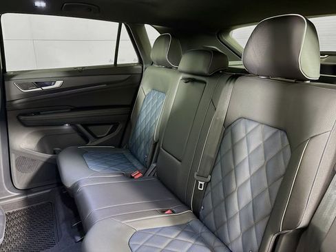 New 2025 Volkswagen Atlas Cross Sport SEL Premium R-Line image 25