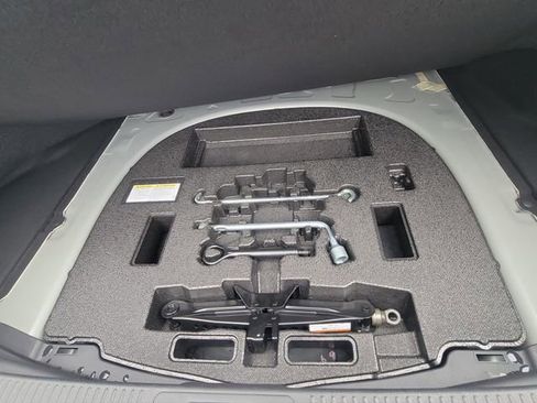 Used 2018 Toyota Camry SE w/ Moonroof Package image 23