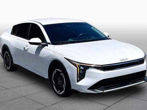Used 2025 Kia K4 EX FWD image 3