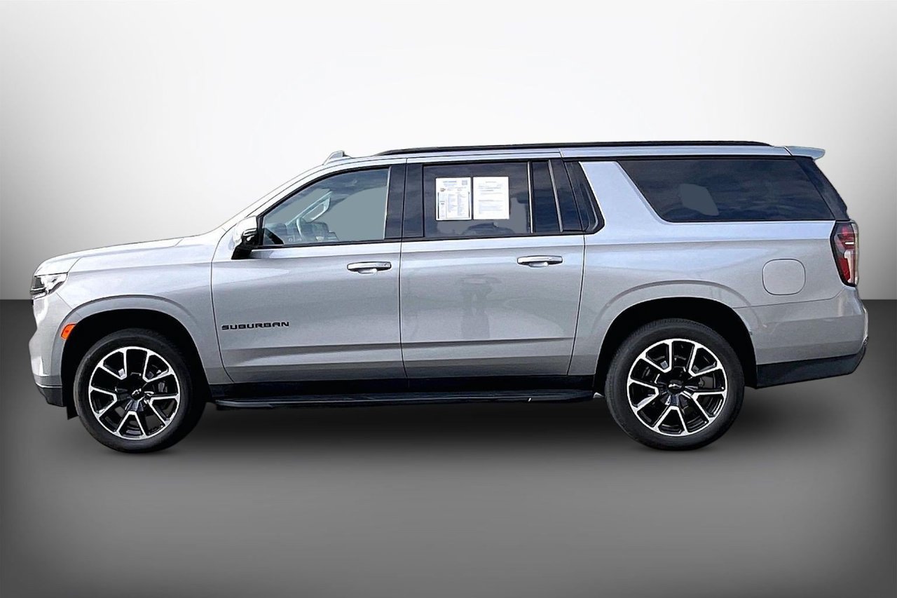 Used 2024 Chevrolet Suburban RST w/ Luxury Package AWD/4WD image 5