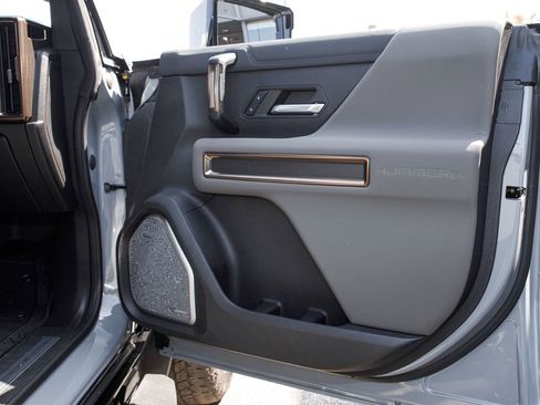 Used 2024 GMC Hummer EV 2X image 12