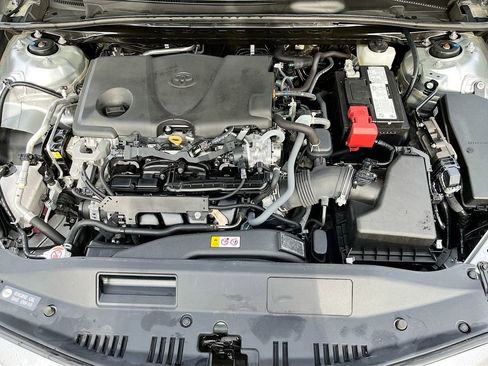 Used 2024 Toyota Camry SE image 30