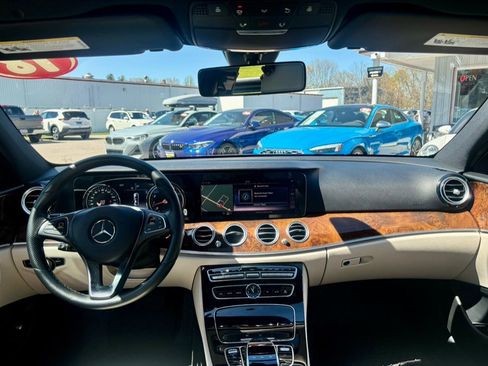 Used 2018 Mercedes-Benz E 300 4MATIC image 23