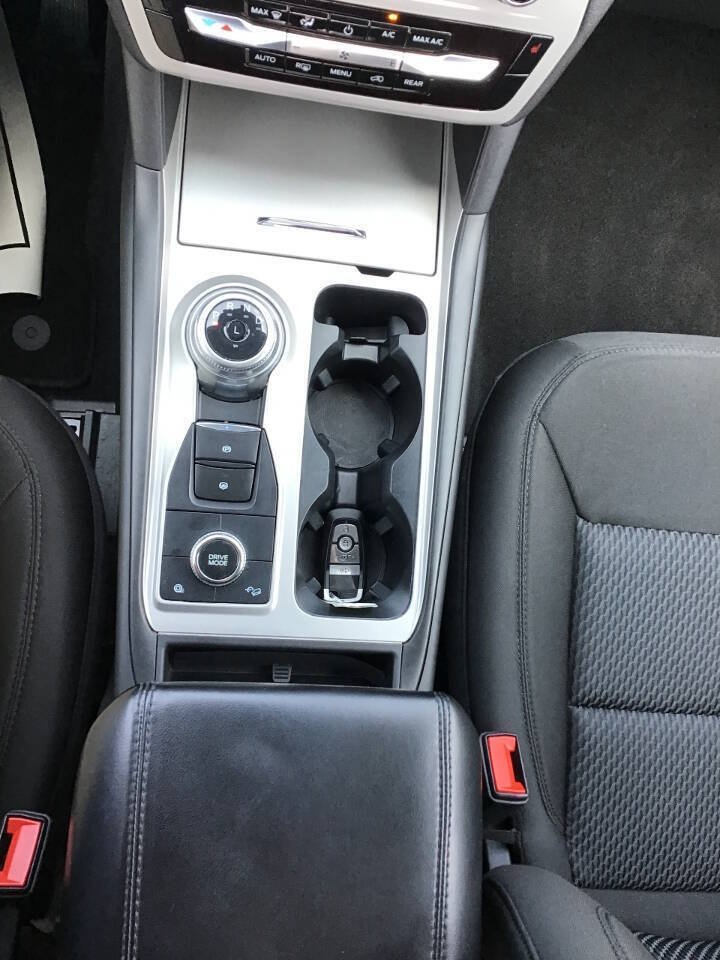 Used 2023 Ford Explorer XLT AWD/4WD image 14