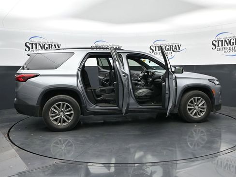 Used 2023 Chevrolet Traverse LT FWD image 36