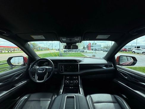 Used 2023 GMC Yukon Denali image 9