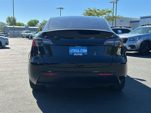 Used 2024 Tesla Model Y Long Range AWD/4WD image 6