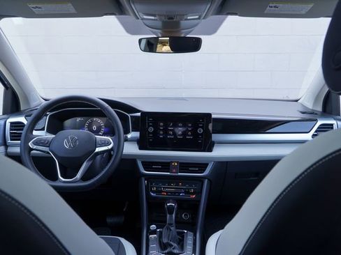 New 2026 Volkswagen Taos SE AWD/4WD image 10