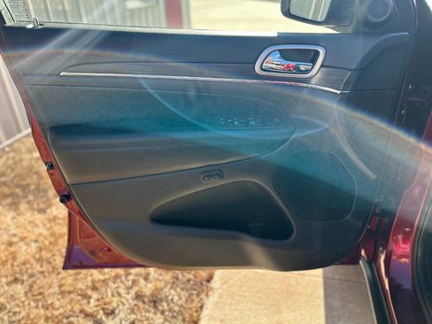 Used 2020 Jeep Grand Cherokee Limited w/ Trailer Tow Group IV image 8