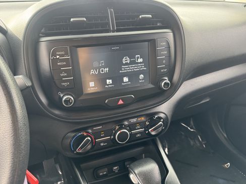 Used 2020 Kia Soul LX FWD image 24