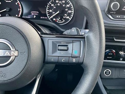 Certified 2023 Nissan Rogue SV image 24