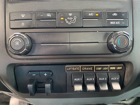 Used 2014 Ford F550 4x4 Regular Cab Super Duty image 16