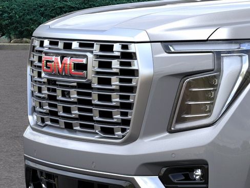 New 2026 GMC Yukon Denali w/ LPO, Floor Liner Package AWD/4WD image 39