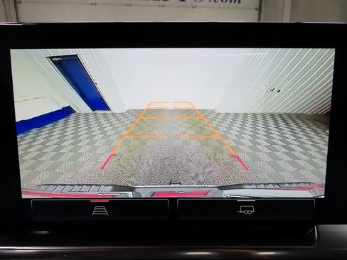 Used 2025 GMC Sierra 2500 SLE image 14