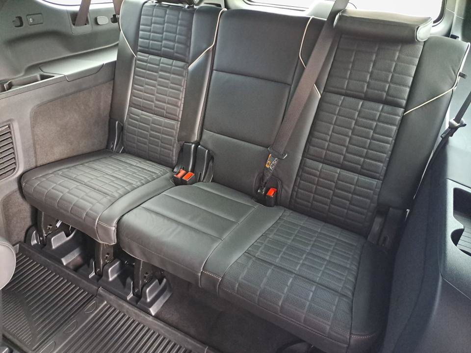 Used 2025 Cadillac Escalade ESV Sport Platinum AWD/4WD image 13