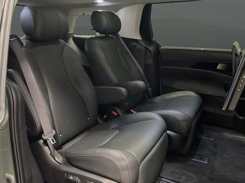Certified 2025 Kia Carnival SX Prestige FWD image 26