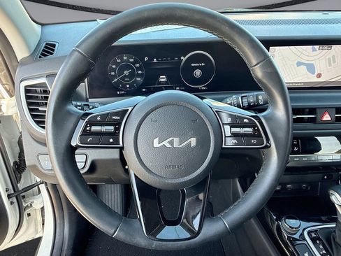 Used 2024 Kia Seltos EX FWD image 21