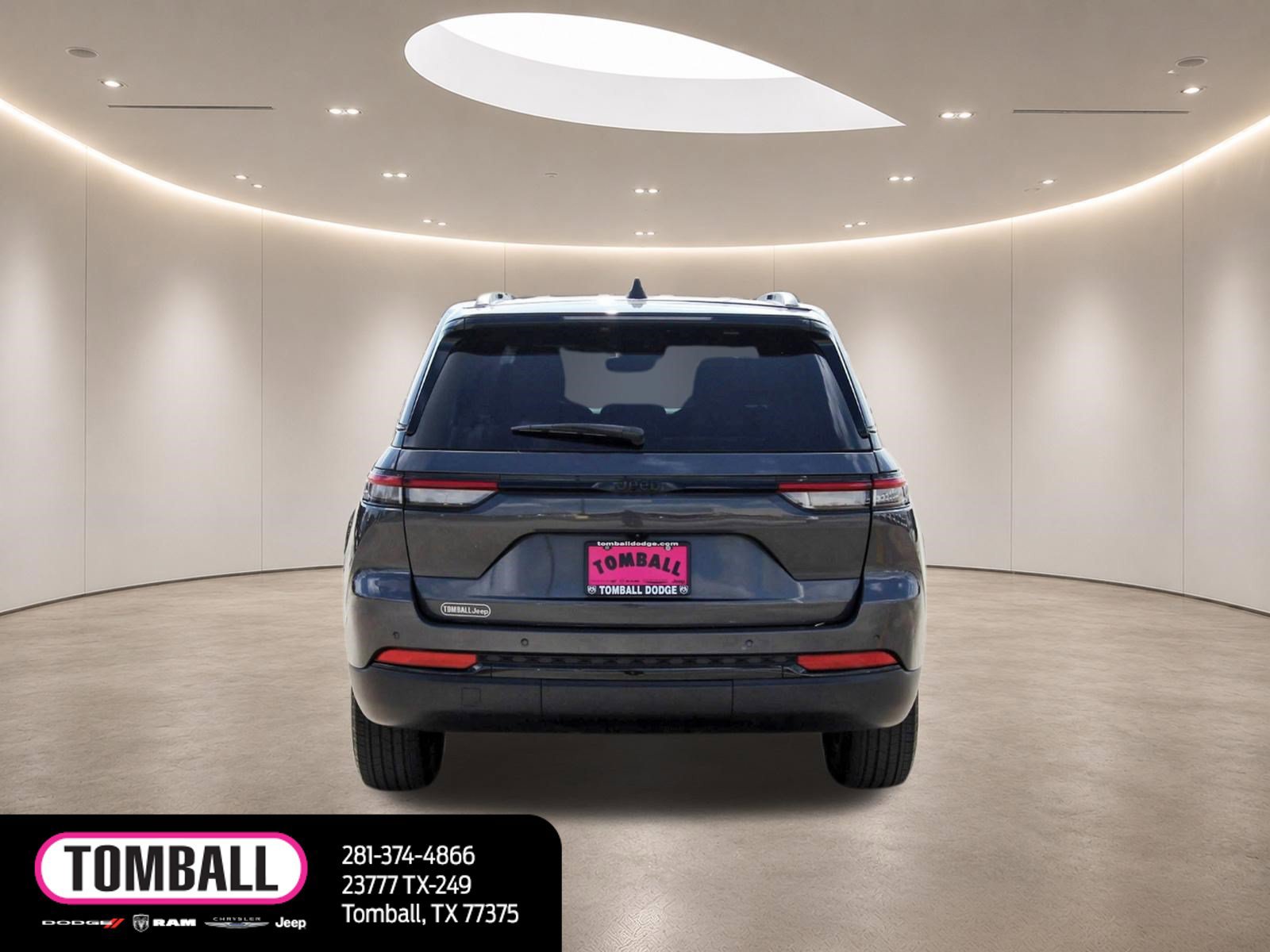 Used 2024 Jeep Grand Cherokee Altitude RWD image 6