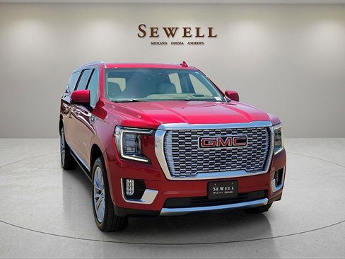 Used 2024 GMC Yukon XL Denali w/ Advanced Technology Package AWD/4WD image 7