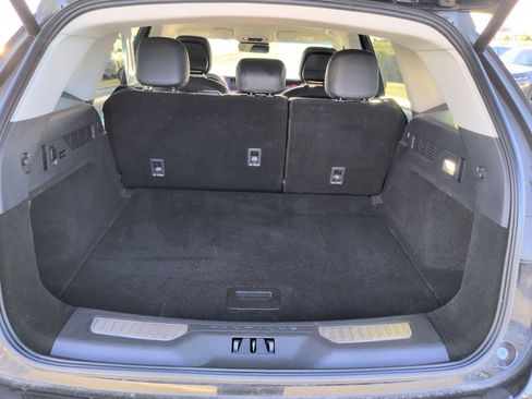 Used 2024 Lincoln Nautilus Reserve AWD/4WD image 11