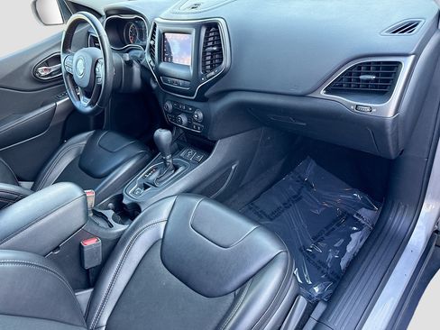 Used 2021 Jeep Cherokee Latitude Plus FWD image 12