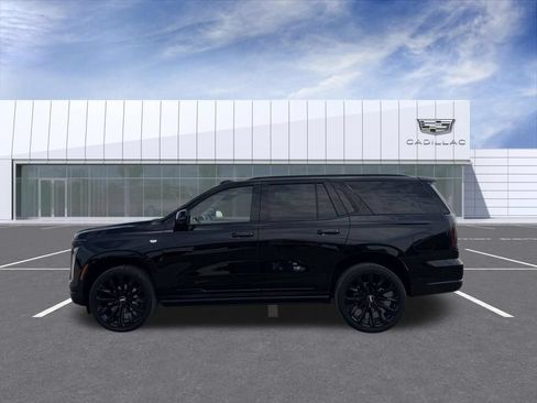 Certified 2025 Cadillac Escalade Sport Platinum w/ LPO, ONYX Package AWD/4WD image 5