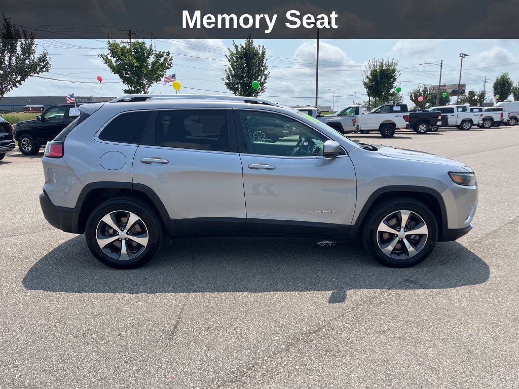 Used 2019 Jeep Cherokee Limited AWD/4WD image 8