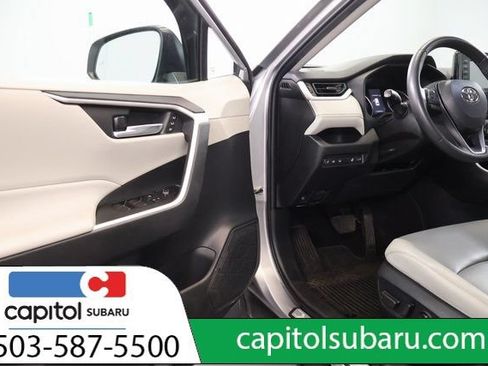 Used 2022 Toyota RAV4 XLE Premium AWD/4WD image 9