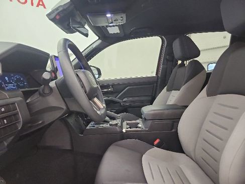Used 2025 Toyota Tacoma TRD Sport RWD image 14