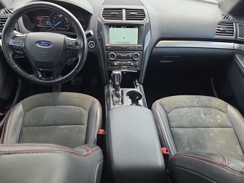 Used 2018 Ford Explorer XLT w/ Equipment Group 202A AWD/4WD image 24