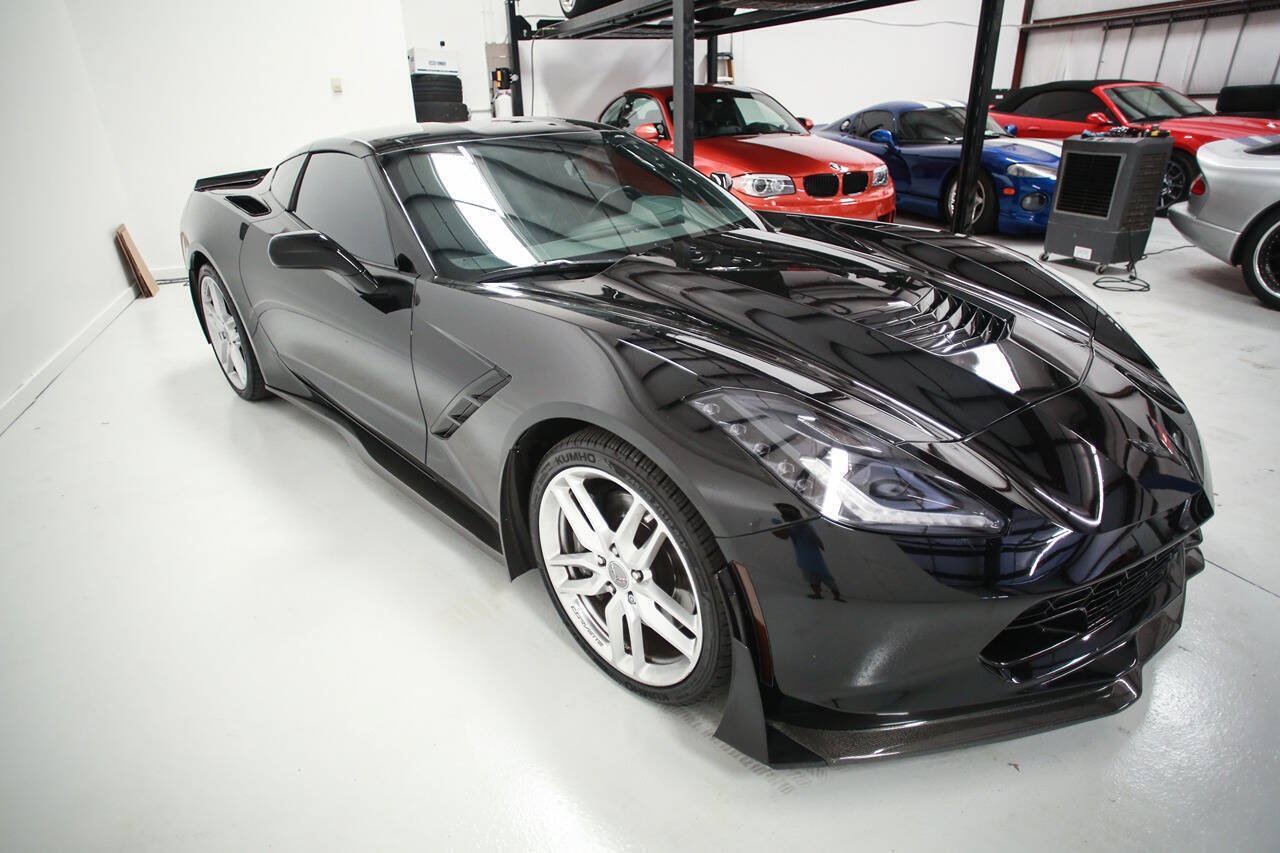 Used 2018 Chevrolet Corvette Stingray Coupe w/ Carbon Flash Badge Package RWD image 7