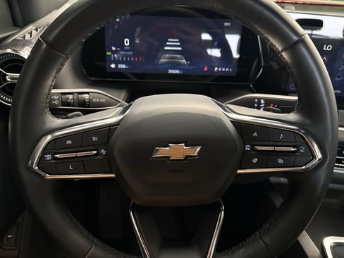 Used 2025 Chevrolet Equinox LT w/ Convenience Package II FWD image 20