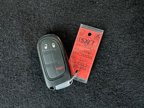 Used 2020 Jeep Cherokee Trailhawk image 38